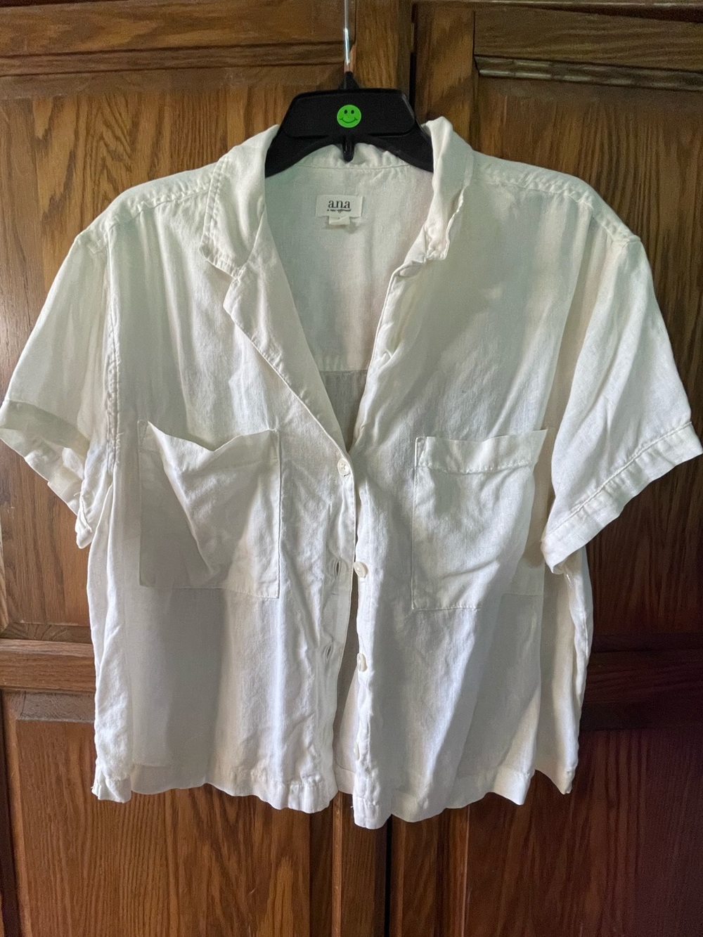 a.n.a White Short-Sleeve Button Front Pocket Top